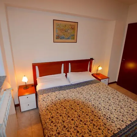 Comomeer Apartman *