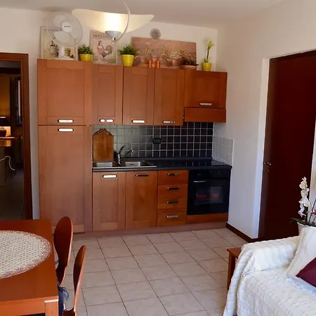 Comomeer Apartman *